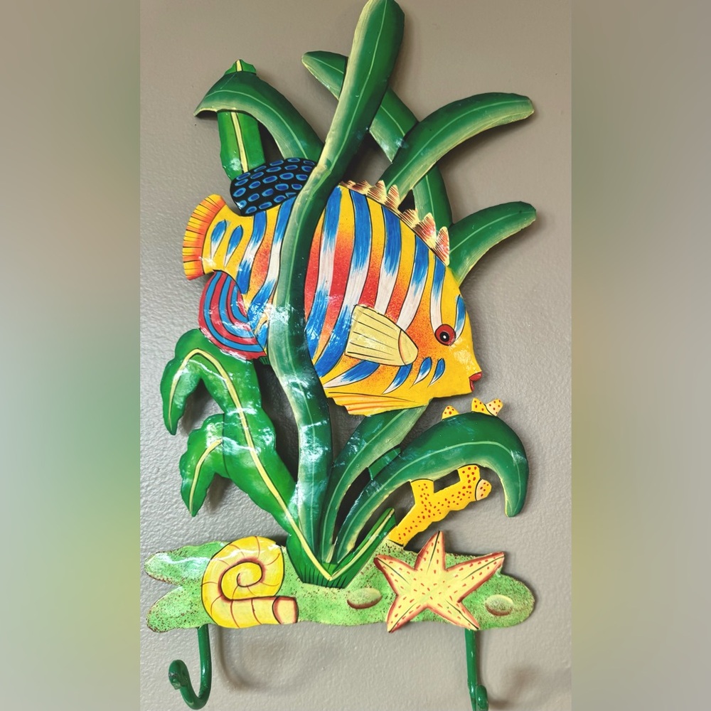 Handmade Hand Crafted Painted Costa Rica Fish Wall Art Home Decor Metal Rack